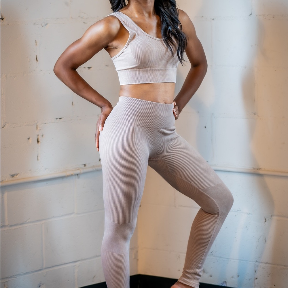 RIBBED SEAMLESS ATHLEISURE SUIT